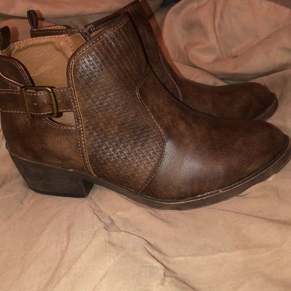 Leather Bootie - Picture 4 of 8